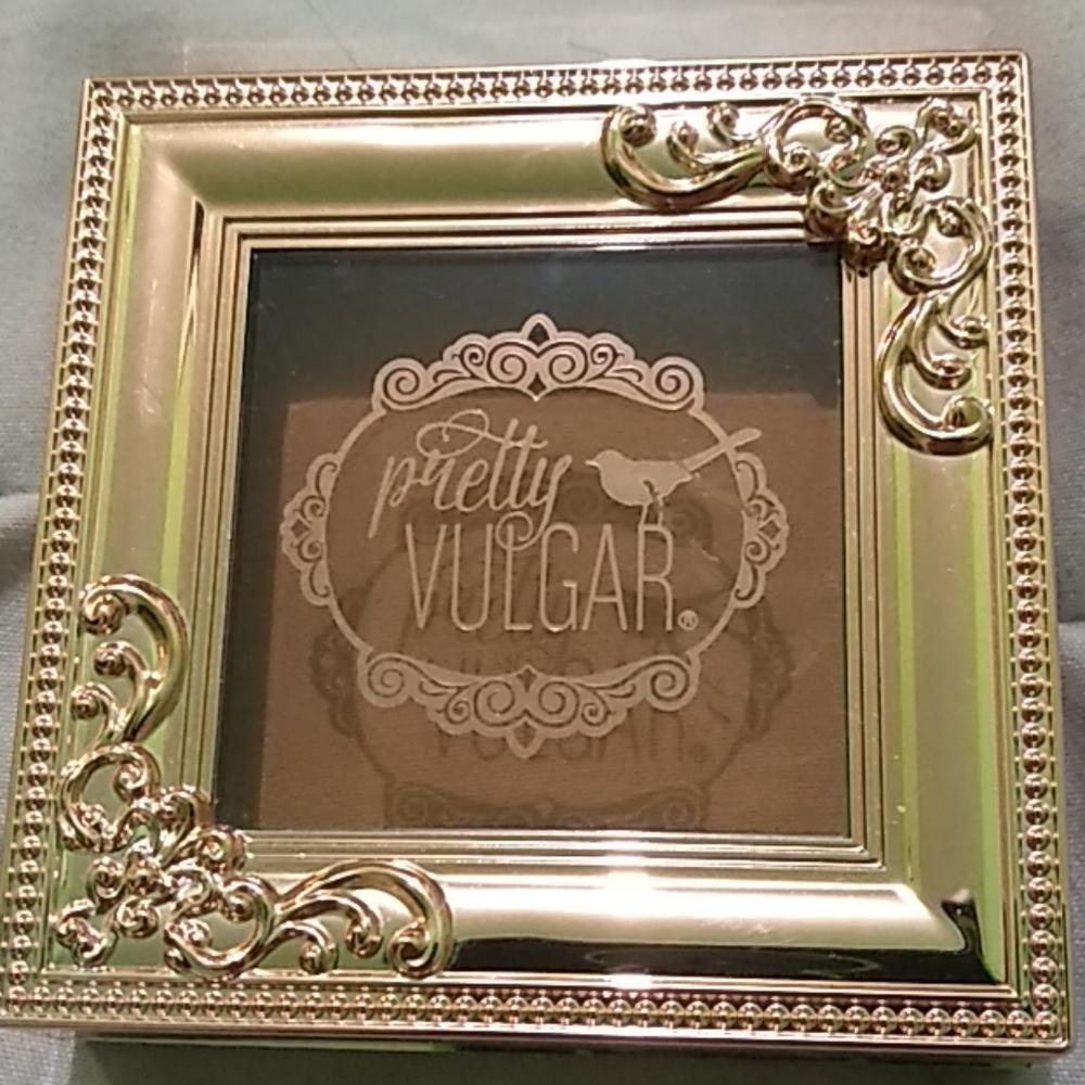Pretty Vulgar Bronzer